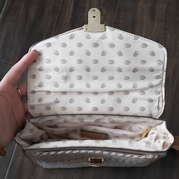 Tan purse, Aldo/Spring - Picture 3 of 6